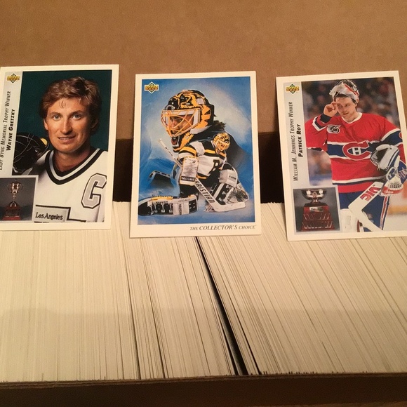 1992/93 UPPER DECK hockey set trading cards - Picture 1 of 1